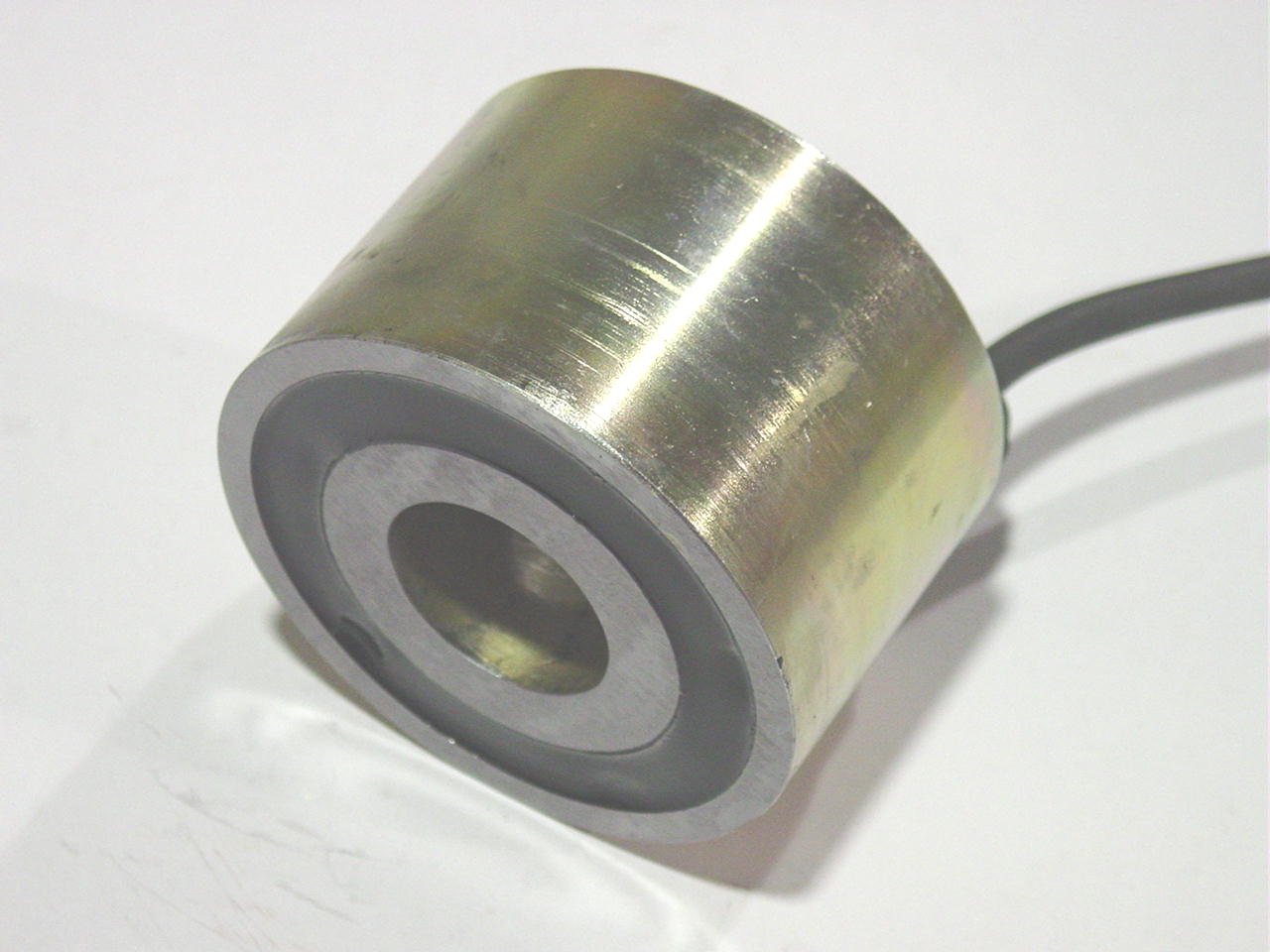 Ring electromagnet